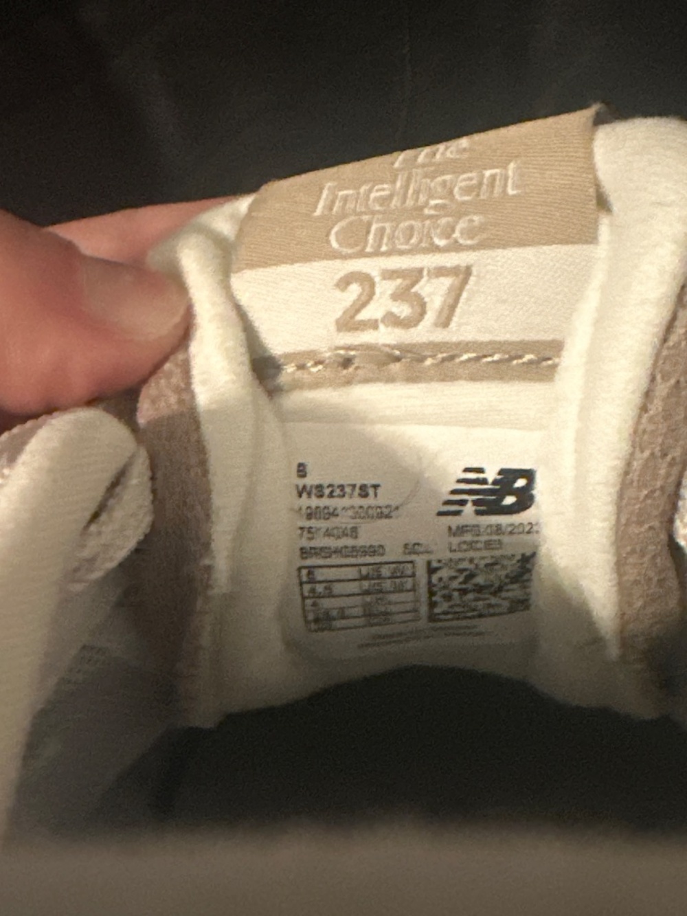 Tennis shoes - Picture 2 of 2